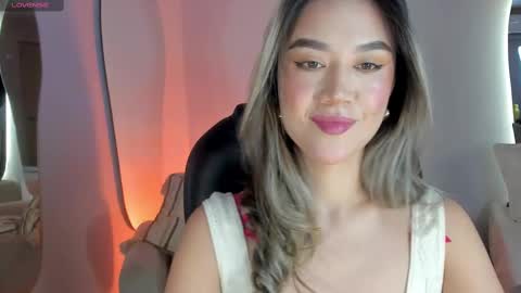 Snapshot of rebeccahudson_ chatting on 03/02/25, 10:59 Rebe online show from 03/02/25, 10:59