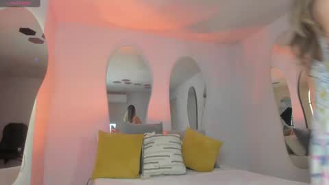 Snapshot of rebeccahudson_ chatting on 03/07/25, 03:08 Rebe online show from 03/07/25, 03:08