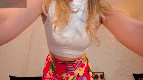 Snapshot of rebeccahudson_ chatting on 09/08/25, 07:24 Rebe online show from 09/08/25, 07:24