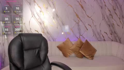 Snapshot of rebeccahudson_ chatting on 09/16/25, 07:15 Rebe online show from 09/16/25, 07:15