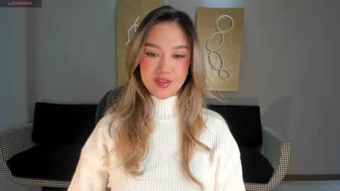 Snapshot of rebeccahudson_ chatting on 10/23/25, 10:58 Rebe online show from 10/23/25, 10:58