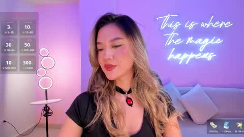 Snapshot of rebeccahudson_ chatting on 10/25/25, 07:30 Rebe online show from 10/25/25, 07:30