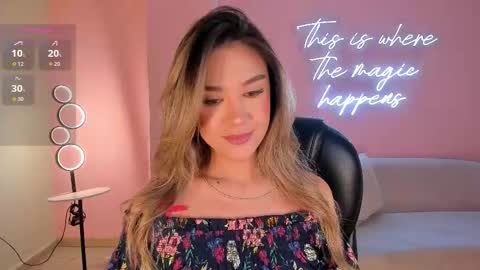 Snapshot of rebeccahudson_ chatting on 10/30/25, 07:25 Rebe online show from 10/30/25, 07:25