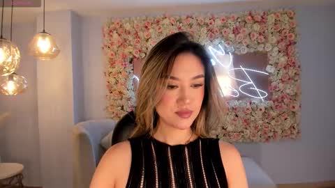 Snapshot of rebeccahudson_ chatting on 11/09/25, 05:22 Rebe online show from 11/09/25, 05:22