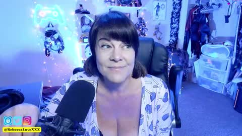 Rebecca Love online show from 11/12/25, 10:09