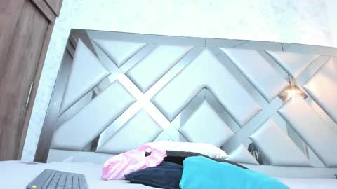 Snapshot of rebeccamitchell_ chatting on 02/22/26, 01:42 rebeccamitchell_ online show from 02/22/26, 01:42