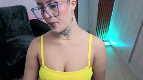Snapshot of rebeka_baker chatting on 06/17/26, 11:12 REBEKA online show from 06/17/26, 11:12