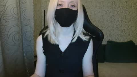 Snapshot of rebesaolset chatting on 12/25/24, 03:38 RebesaOlset online show from 12/25/24, 03:38