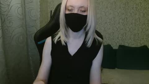 Snapshot of rebesaolset chatting on 12/25/24, 06:41 RebesaOlset online show from 12/25/24, 06:41