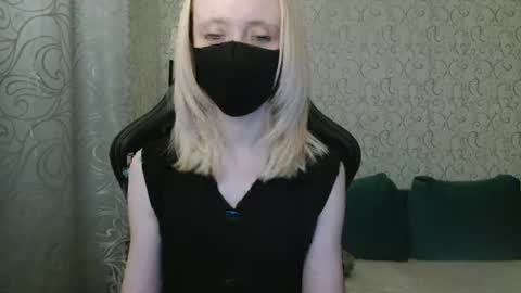 Snapshot of rebesaolset chatting on 12/29/24, 03:57 RebesaOlset online show from 12/29/24, 03:57