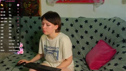 Snapshot of reborn_elf chatting on 11/05/25, 10:10 Lara online show from 11/05/25, 10:10