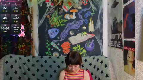 Snapshot of reborn_elf chatting on 11/15/25, 09:54 Lara online show from 11/15/25, 09:54