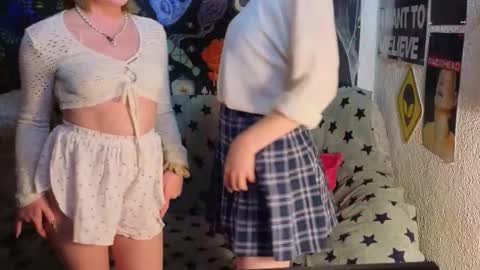 Snapshot of reborn_elf chatting on 12/19/25, 09:33 Lara online show from 12/19/25, 09:33