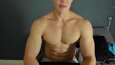 twitter REECET26 instagram RECCETAYLOR online show from 10/29/25, 01:52