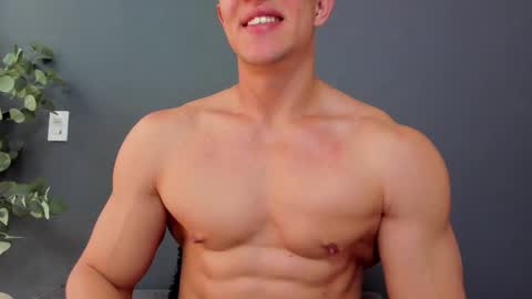 twitter REECET26 instagram RECCETAYLOR online show from 02/14/26, 04:15