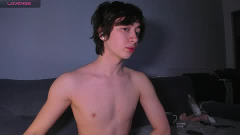 Snapshot of recklessalan chatting on 04/26/26, 04:37 Alan online show from 04/26/26, 04:37