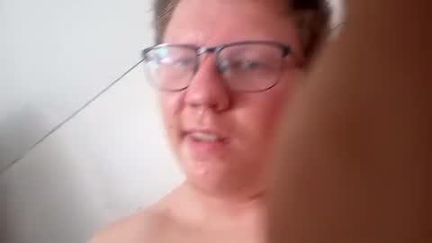 Snapshot of red454games454 chatting on 12/02/24, 02:09 zsax horny online show from 12/02/24, 02:09