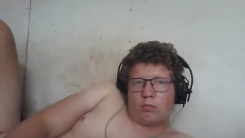 Snapshot of red454games454 chatting on 01/25/25, 04:13 zsax horny online show from 01/25/25, 04:13