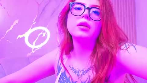 Snapshot of red_bunny_v chatting on 06/19/26, 02:10 Hi Stream 800am to 200pm online show from 06/19/26, 02:10