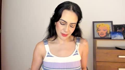 red_flower203 online show from 12/17/25, 07:20