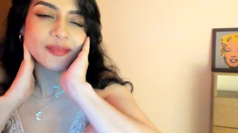 red_flower203 online show from 04/11/26, 08:35