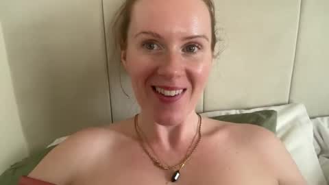 Snapshot of red_head_rosie_69 chatting on 09/21/25, 11:45 Rosie online show from 09/21/25, 11:45