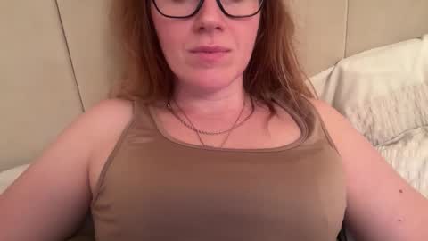 Snapshot of red_head_rosie_69 chatting on 10/21/25, 07:36 Rosie online show from 10/21/25, 07:36
