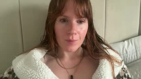 Snapshot of red_head_rosie_69 chatting on 10/22/25, 08:47 Rosie online show from 10/22/25, 08:47