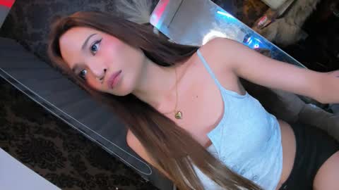 Snapshot of red_linn chatting on 09/10/25, 07:36 danika linn online show from 09/10/25, 07:36