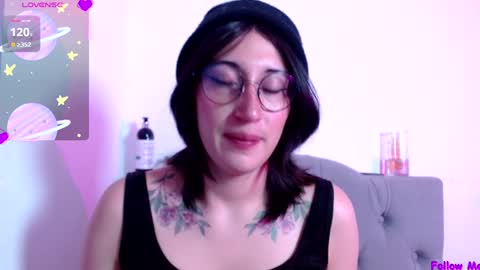 IG   OF red moonn online show from 01/25/25, 01:41