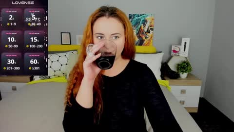 Lessy Fox online show from 03/09/25, 10:41