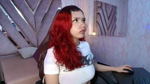 red_pandaa online show from 04/24/26, 05:43
