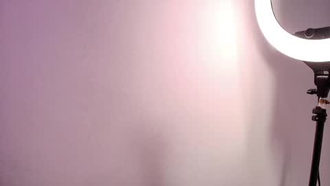 Snapshot of red_venus_ chatting on 12/20/25, 01:29 ANGELA online show from 12/20/25, 01:29