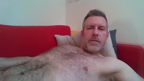 Snapshot of redandbluecloud chatting on 12/26/24, 09:44 Red online show from 12/26/24, 09:44