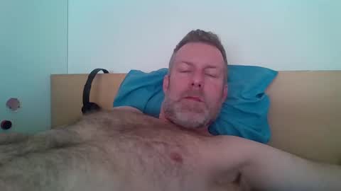 Snapshot of redandbluecloud chatting on 03/07/25, 06:35 Red online show from 03/07/25, 06:35