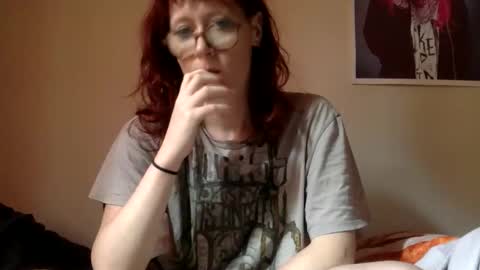 redcassie666 online show from 06/03/26, 12:52