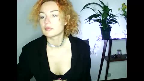 reddgirll online show from 02/14/25, 07:33