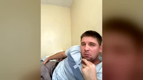 Snapshot of reddrockett69 chatting on 06/19/26, 07:39 Ali j online show from 06/19/26, 07:39