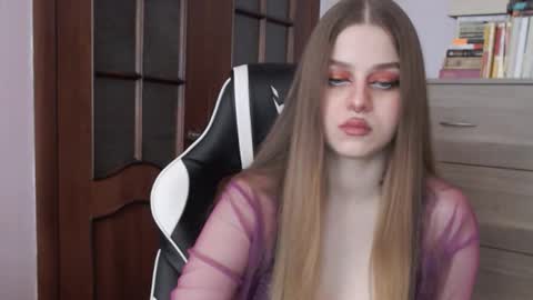 Lily online show from 09/20/25, 02:23