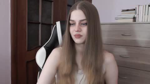 Lily online show from 03/26/26, 01:55