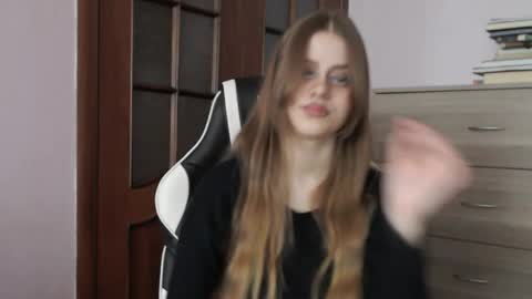 Lily online show from 05/28/26, 02:31