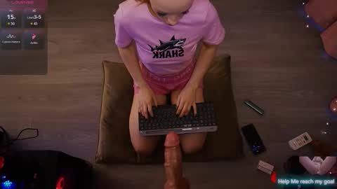 Redhead Shark online show from 11/08/25, 01:22