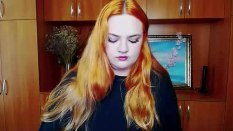 Snapshot of redhotqueen1 chatting on 04/30/26, 12:33 Rina online show from 04/30/26, 12:33