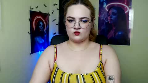 Snapshot of redhotqueen1 chatting on 06/02/26, 12:07 Rina online show from 06/02/26, 12:07