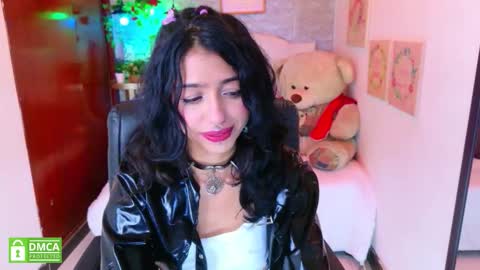 Snapshot of redhotter_ chatting on 01/07/26, 10:12 Lili Lopez online show from 01/07/26, 10:12