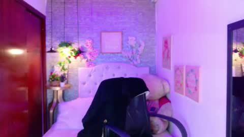 Snapshot of redhotter_ chatting on 02/25/26, 07:56 Lili Lopez online show from 02/25/26, 07:56