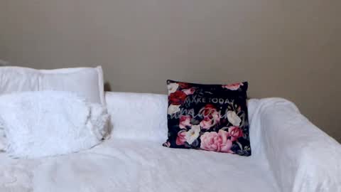 izabell online show from 02/09/25, 05:22