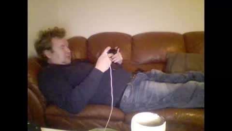 Snapshot of redlols chatting on 10/13/25, 12:43 redlols online show from 10/13/25, 12:43