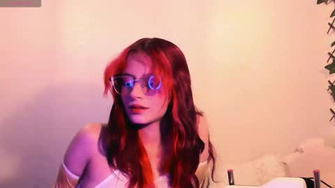 Snapshot of redmeloddy chatting on 11/11/25, 09:04 Meloddy online show from 11/11/25, 09:04