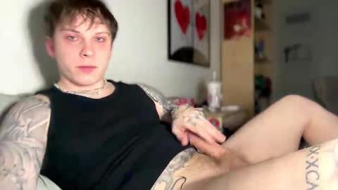 Snapshot of redrumbackwards chatting on 01/06/25, 03:53 redrum online show from 01/06/25, 03:53